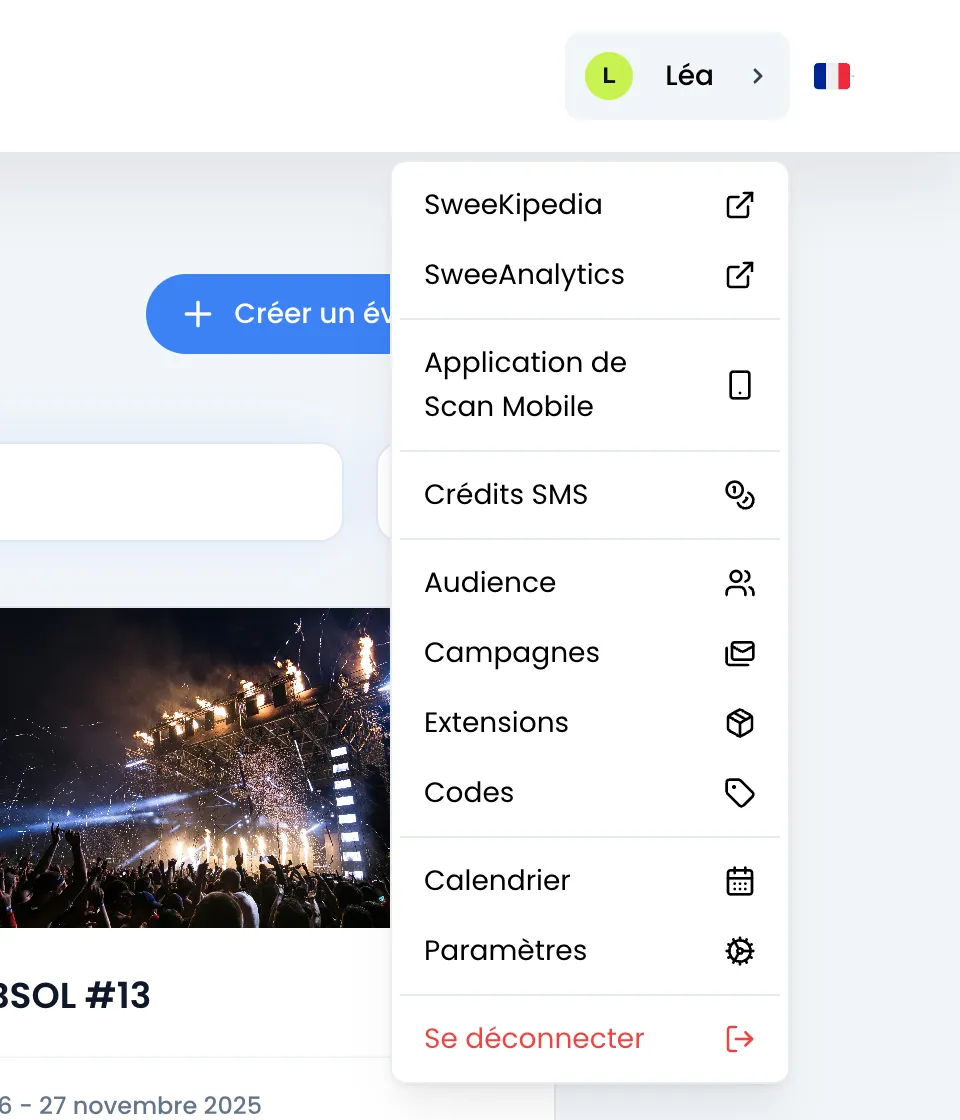 Menu du compte ouvert sous le prénom Léa, avec les entrées SweeKipedia, SweeAnalytics, Application de Scan Mobile, Crédits SMS, Audience, Campagnes, Extensions, Codes, Calendrier, Paramètres et Se déconnecter en rouge